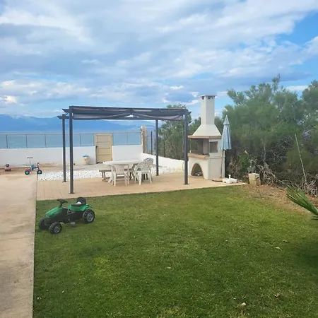 Elegant Sea Side