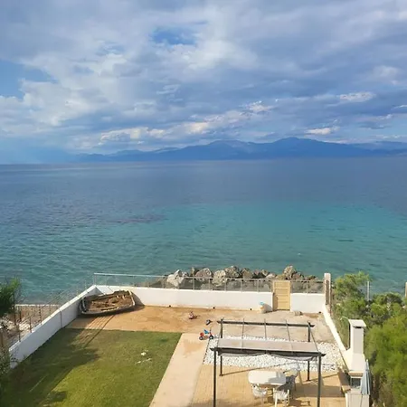 Elegant Sea Side Apartment Xylokastro