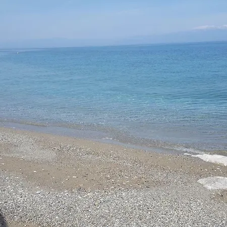 Διαμέρισμα Elegant Sea Side *
