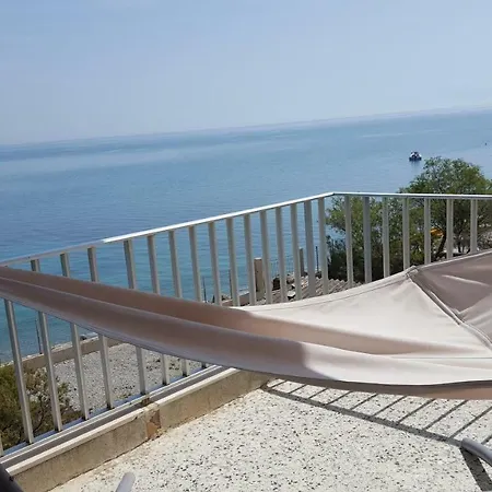 Elegant Sea Side Apartment *