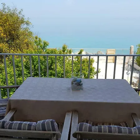 Elegant Sea Side Apartment Xylokastro
